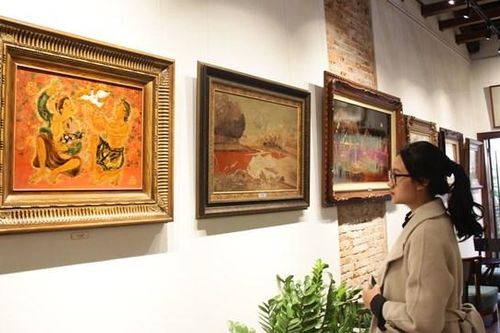 Ngắm 'Sắc xuân Hà thành'