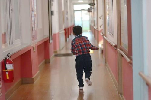 Lễ nhập học có một học sinh ở Hàn Quốc
