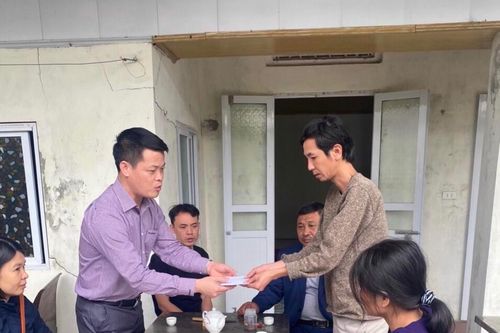 Thăm hỏi, hỗ trợ kinh phí gia đình bé trai 17 tháng tuổi tử vong