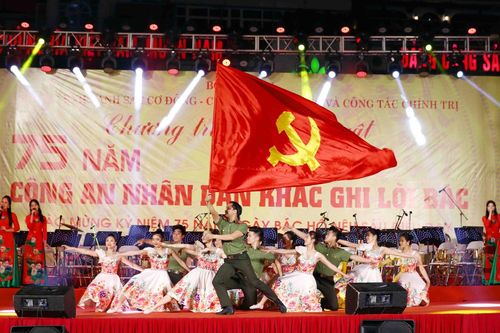 Chương trình nghệ thuật '75 năm Công an nhân dân khắc ghi lời Bác'