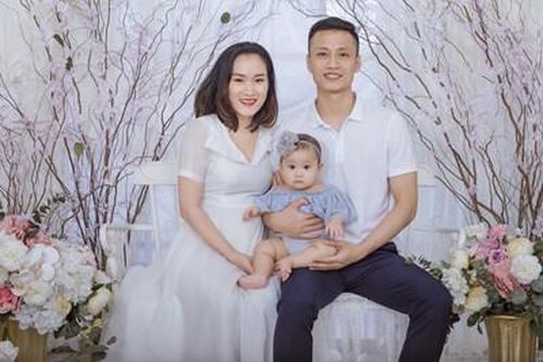 Vợ hát, chồng múa