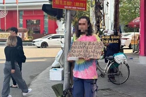 Đà Nẵng: Xác minh du khách nước ngoài ban ngày cầm bảng xin tiền, tối vào bar