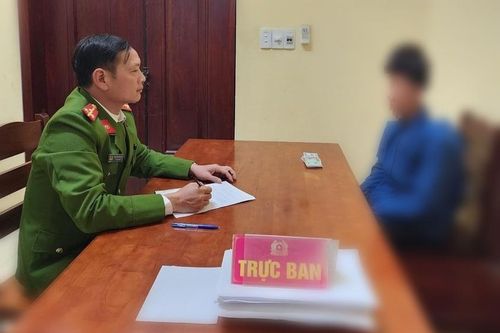 Kẻ gian vào trường lấy trộm tài sản của nữ giáo viên
