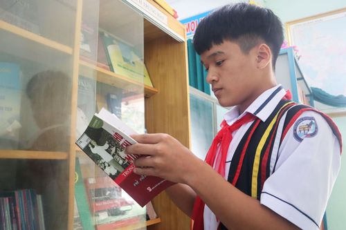 Cậu học trò người Cor và nỗ lực đạt giải Nhất thi học sinh giỏi Lịch sử