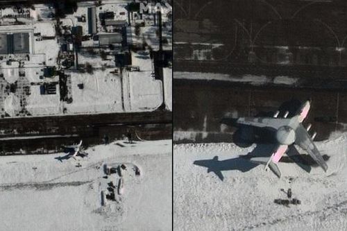 Video UAV kamikaze táo tợn xâm nhập, đậu lên đầu A-50 Nga