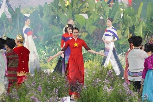 Mãn nhãn với Lễ hội Áo dài TP HCM lần thứ 9