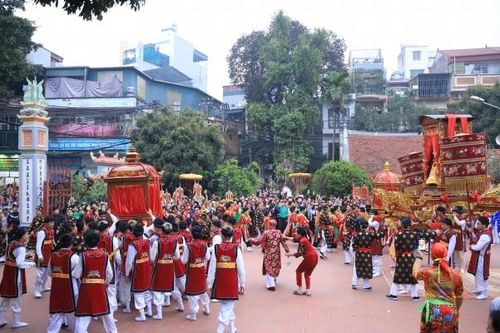 Màn rước kiệu như 'thi chạy' trong Lễ hội 5 làng Mọc tại Hà Nội