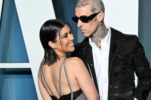 Chị gái của Kim Kardashian phủ nhận tin đồn mang thai