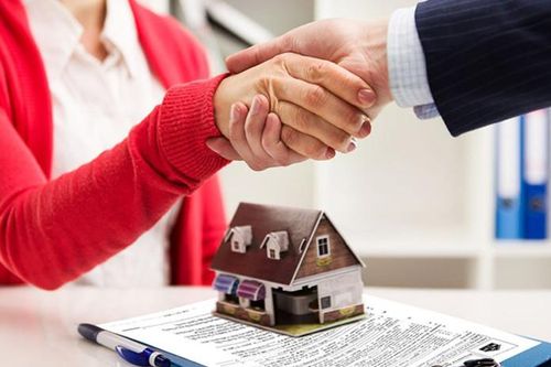 Thuê nhà ngắn ngày rồi 'tiện tay' bán luôn căn nhà của gia chủ
