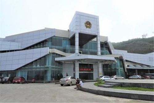 Phê chuẩn khởi tố đối tượng đưa người lên cửa khẩu xuất cảnh trái phép