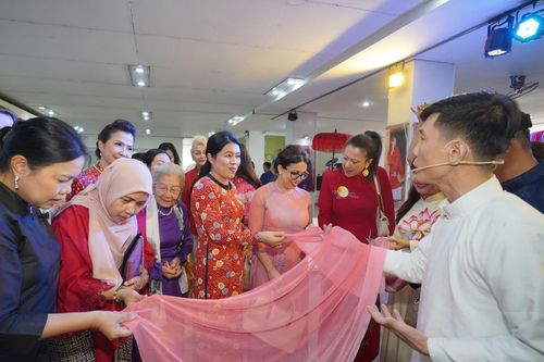 TP Hồ Chí Minh: Tìm giải pháp bảo tồn và phát triển áo dài Việt Nam