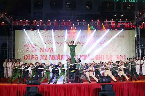 Chương trình nghệ thuật '75 năm Công an nhân dân khắc ghi lời Bác'