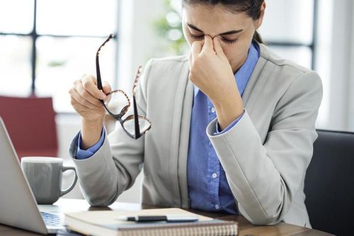 Bệnh mắt dân văn phòng thường hay mắc phải