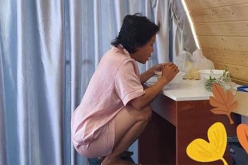 Ông xã Việt Hương tiết lộ quà tặng vợ nhưng ai nấy cũng phải phì cười