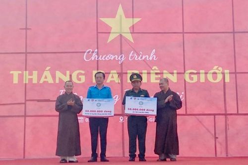 Ban Từ thiện xã hội T.Ư trao ủng hộ 'Tháng Ba biên giới' tại Kiên Giang