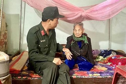 Trung đoàn CSCĐ Nam Trung Bộ xây nhà tình nghĩa, nhận phụng dưỡng mẹ Việt Nam Anh hùng