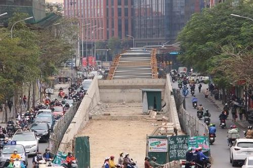 Toàn cảnh cầu vượt chữ C đầu tiên tại Hà Nội sau hơn 1 năm thi công