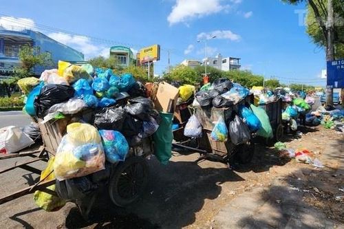 Cần Thơ họp khẩn xử lý 7.000 tấn rác thải sắp ùn ứ