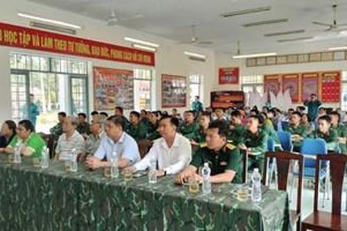 Sư đoàn 5 (Quân khu 7) họp mặt cấp ủy, chính quyền địa phương và gia đình chiến sĩ mới