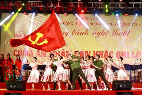 Chương trình nghệ thuật '75 năm Công an nhân dân khắc ghi lời Bác'