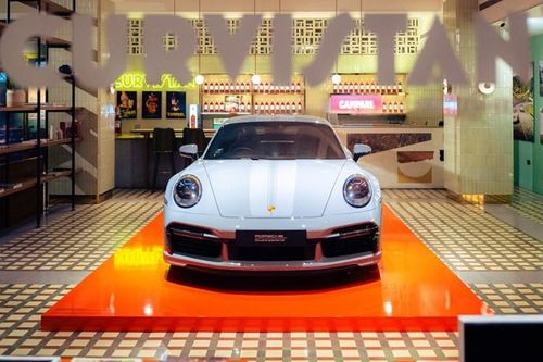 Porsche 911 Sport Classic gần 20 tỷ 'Qua' Vũ đặt mua đã đến Singapore