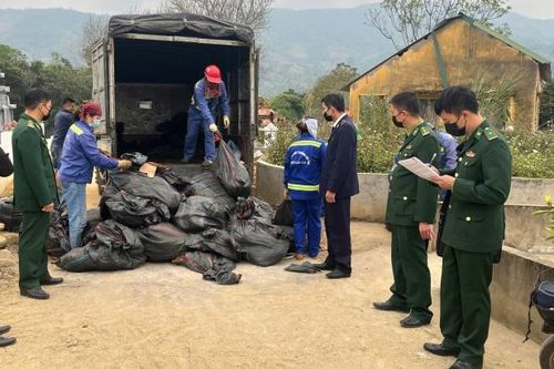 Thu giữ và tiêu hủy hơn 1,5 tấn tai lợn không rõ nguồn gốc