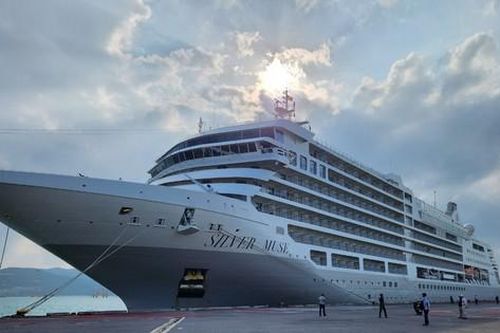 Thêm siêu tàu du lịch đưa du khách quốc tế tham quan phố biển Nha Trang