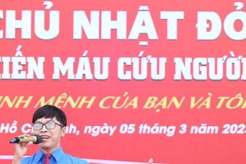 Thầy giáo 9x 'tiếp lửa' tại ngày hội hiến máu Chủ nhật Đỏ