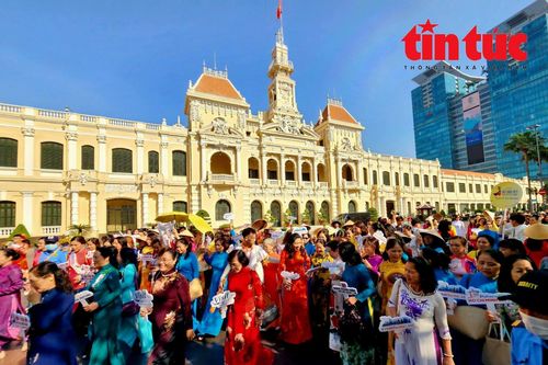 TP Hồ Chí Minh: Gần 3.000 người tham gia đồng diễn áo dài