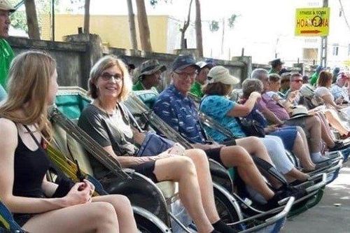 Hơn 330 khách du lịch tàu biển trải nghiệm các tour khám phá Nha Trang
