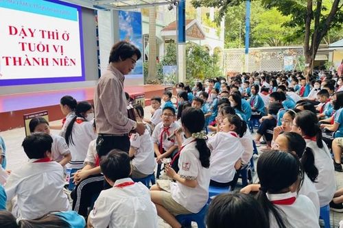 Khắc phục 'lỗ hổng' giáo dục giới tính