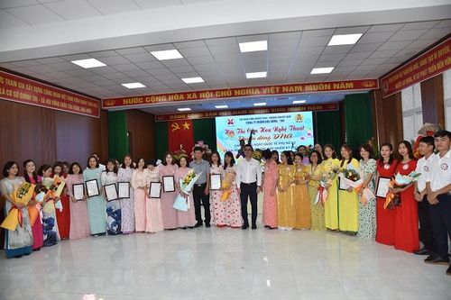 Nhôm Đắk Nông: Tổ chức hội thi cắm hoa 'Duyên dáng DNA'