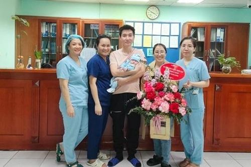 Nỗ lực tìm nhóm máu cực hiếm để cứu sống bé sơ sinh
