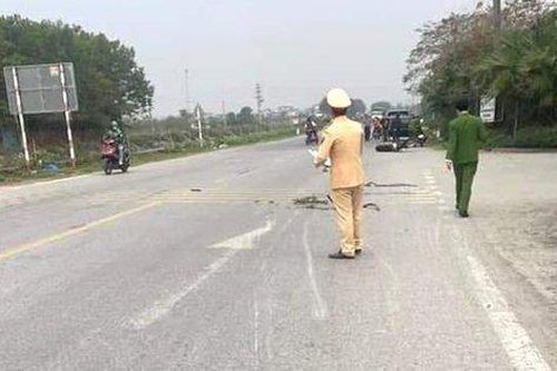 Va chạm với xe ô tô bán tải, nam sinh cấp 3 tử vong thương tâm