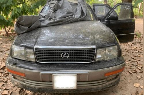 Lexus LS400 hạng sang chạy 30 năm, rao bán 60 triệu 'bao đăng kiểm'