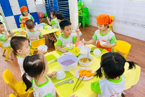 Báo động tình trạng học sinh tiểu học TPHCM thừa cân, béo phì