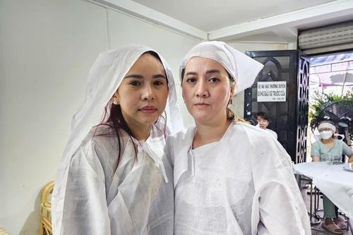 Con ruột NSƯT Vũ Linh lần đầu xuất hiện