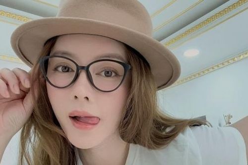 Sao Việt: Hồng Diễm lên đồ thanh lịch, Lý Nhã Kỳ trẻ trung như gái đôi mươi