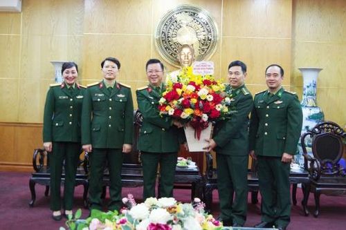 Chúc mừng 74 năm Ngày Truyền thống Công đoàn Quốc phòng