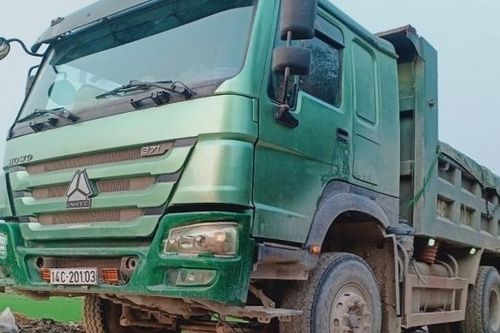 Va chạm với xe tải, 3 mẹ con tử nạn thương tâm