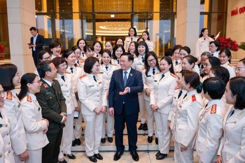 Các thế hệ phụ nữ Công an nhân dân không ngừng trưởng thành, khẳng định vị thế