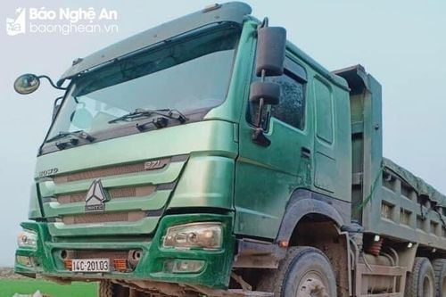 3 mẹ con thiệt mạng sau va chạm với xe tải cùng chiều