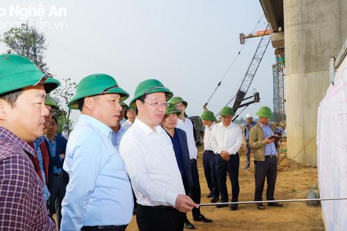 Chủ tịch UBND tỉnh Nguyễn Đức Trung kiểm tra, đốc thúc tiến độ dự án đường ven biển