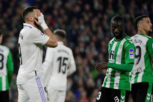 Real Madrid chia điểm với Real Betis sau trận hòa không bàn thắng