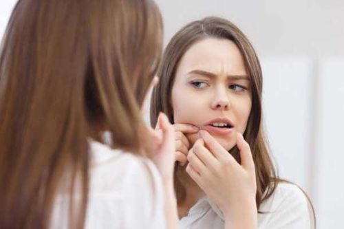 Vùng 'tam giác tử thần' trên mặt, tuyệt đối không được nặn mụn