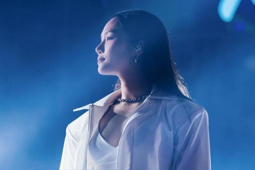 Ca sĩ Miu Lê thông báo tin tang sự, nhiều nghệ sĩ Việt gửi lời chia buồn