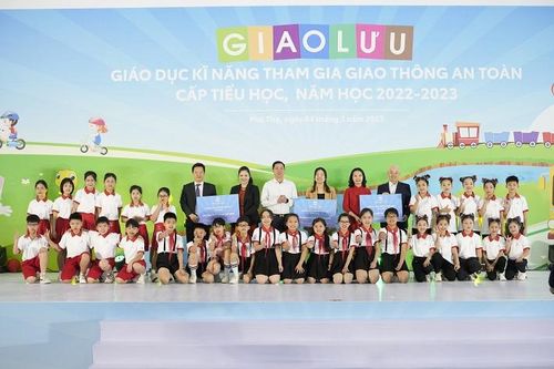 Toyota Việt Nam triển khai Chương trình 'Toyota cùng em học An toàn giao thông' năm học 2022 – 2023