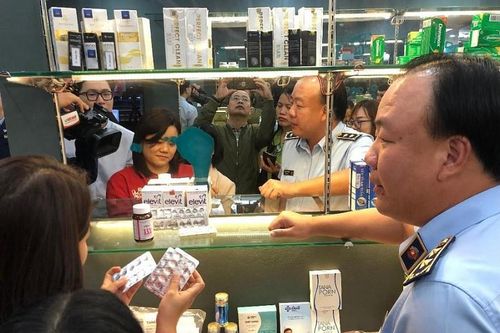 Hướng dẫn người dân 'Nhận diện hóa - mỹ phẩm vi phạm trên thị trường'
