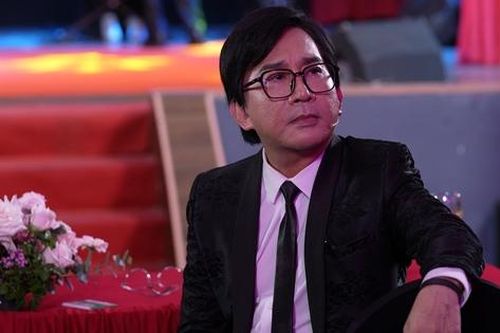NSƯT Kim Tử Long: Không đẹp trai, người mẫu nhưng khi lên sân khấu luôn có hào quang
