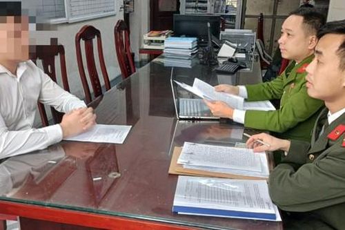 Vay tiền không trả, 2 đối tượng chuyển các cuộc gọi đòi nợ tới đường dây nóng Bộ Công an